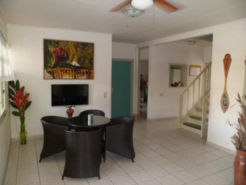 Hostal Guesthouse Amice