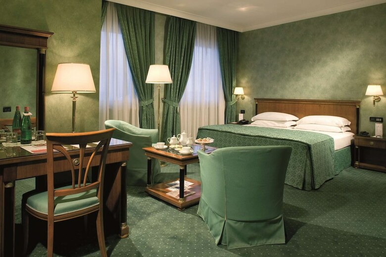 Hotel Ramada Naples