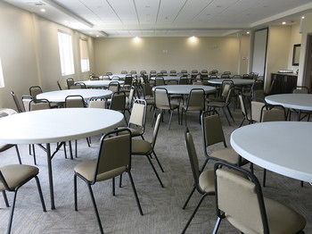 Hotel Days Inn And Suites Lindsay