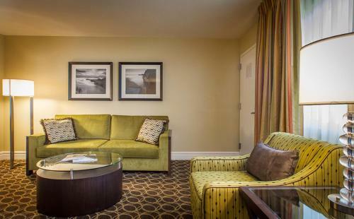 Marin Suites Hotel