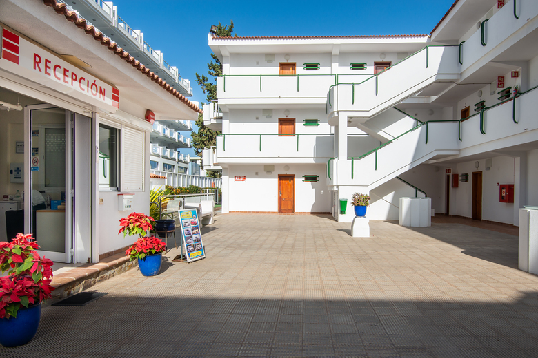 Apartamentos Montemayor