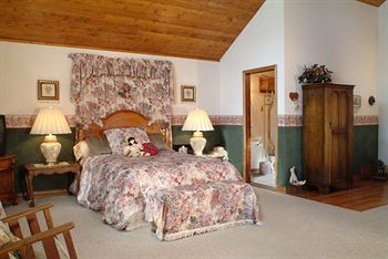 Tucker Peak Lodge