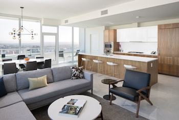 Apartamentos Level Furnished Living