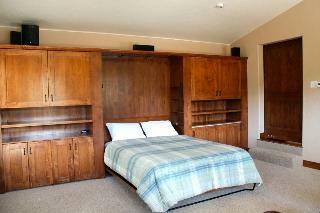 Swan River Retreat
