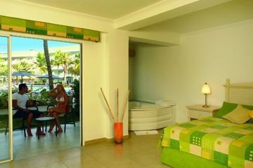 Hotel Isla Caribe Beach Resort