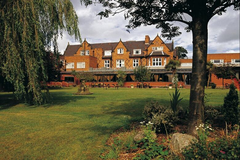Mollington Banastre Hotel
