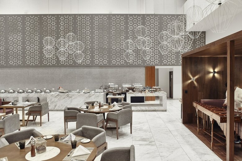 Sheraton Ambassador Monterrey Hotel