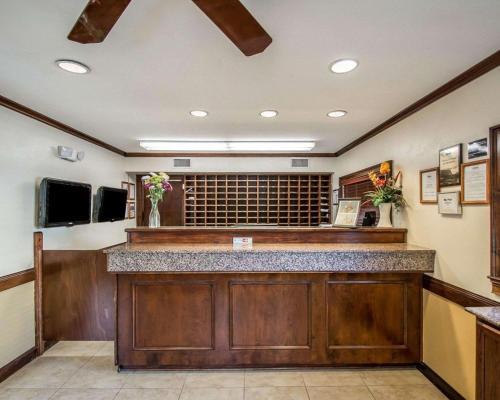 Hotel Suburban Extended Stay