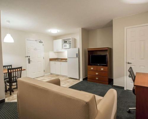 Hotel Suburban Extended Stay