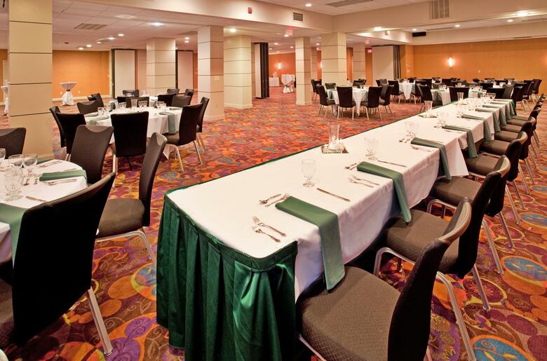 Hotel Holiday Inn Manhattan At The Campus