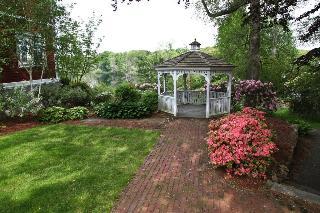 Posada Coonamessett Inn