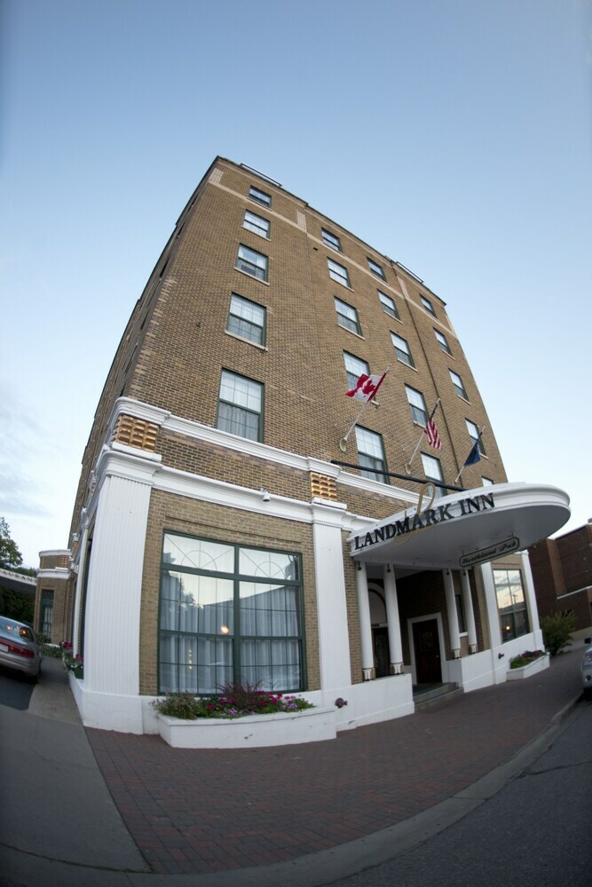 Hotel Landmark Inn