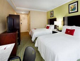 Hotel Ramada Plaza Long Island Macarthur Airport