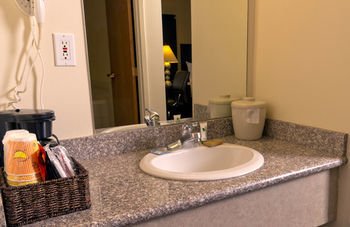 Hotel Cedars Inn