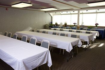 Hotel Cedars Inn