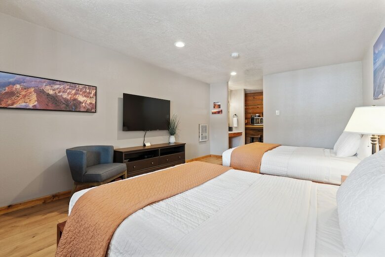 Lodge Duck Creek Village Inn