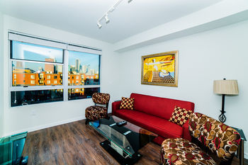 Aparthotel Ginosi Figaro Suites