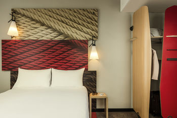 Hotel Ibis Paris Avenue De La Republique
