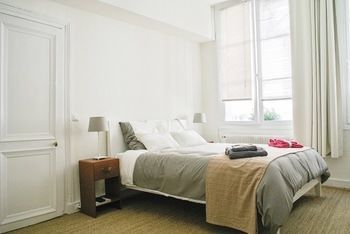 Apartments - Into Paris