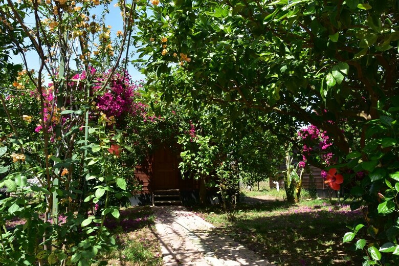 Lemon Garden Lodge