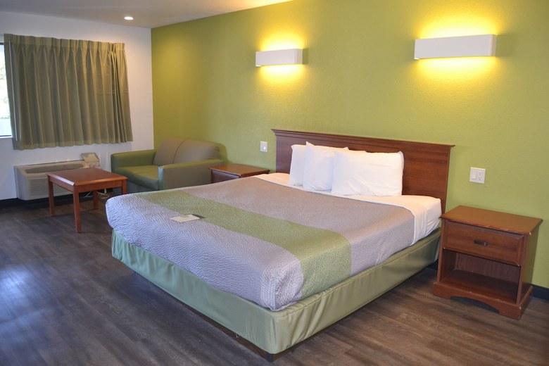 Motel 6 Oakdale