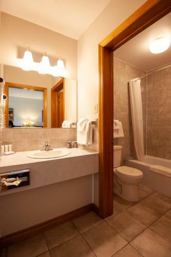 Hotel Dutch Inn