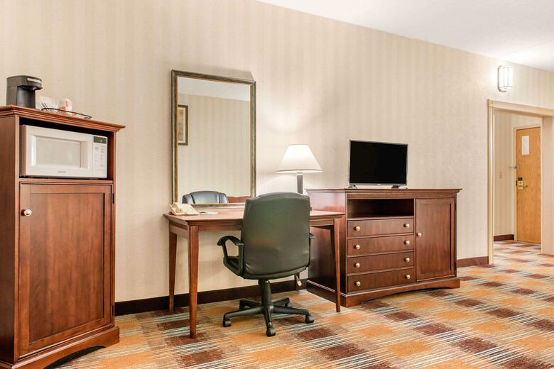 Hotel Quality Inn & Suites