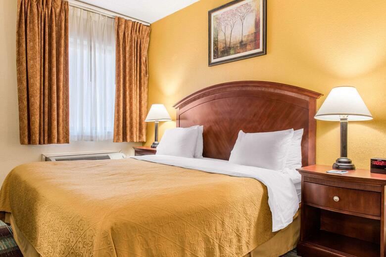 Hotel Quality Inn & Suites