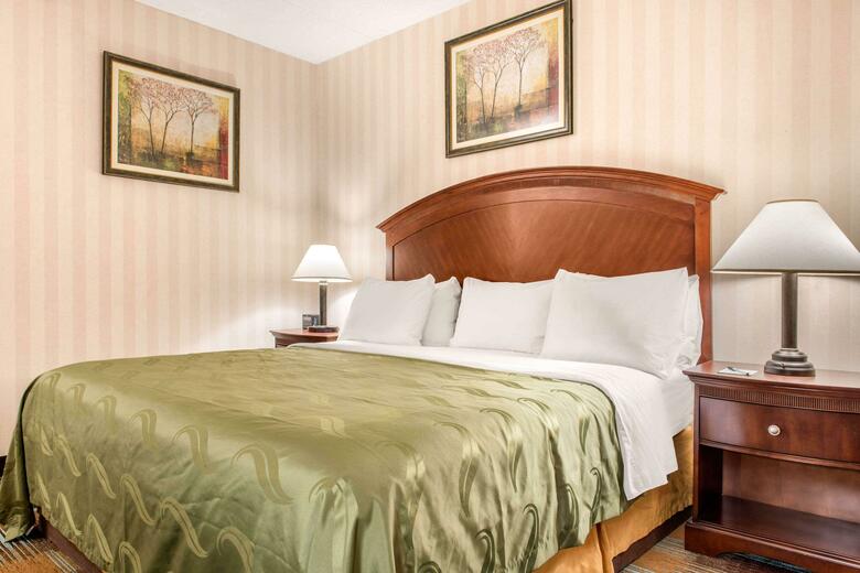 Hotel Quality Inn & Suites