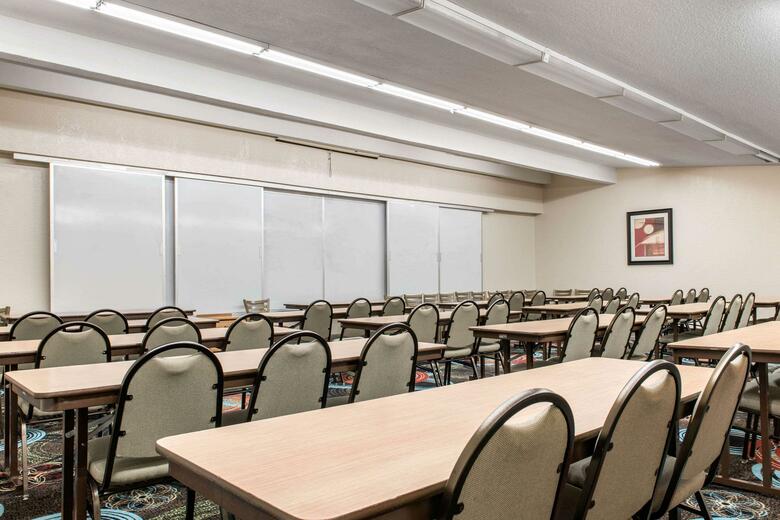 Hotel Quality Inn & Suites
