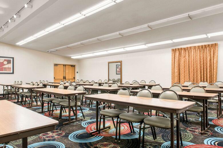 Hotel Quality Inn & Suites