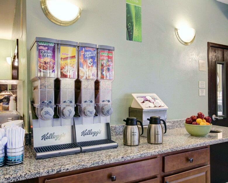 Hotel Quality Inn And Suites Airport