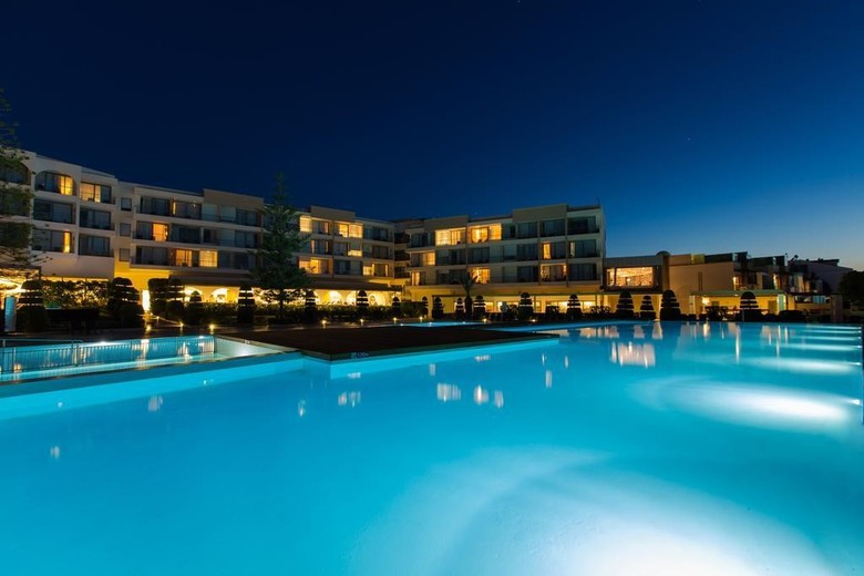 Hotel The Ixian Grand