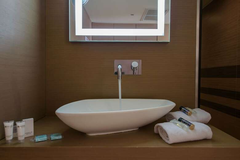 Hotel The Ixian Grand