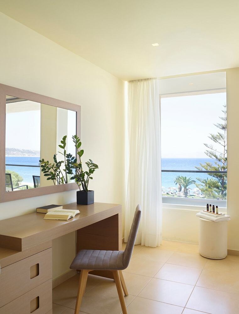 Hotel The Ixian Grand