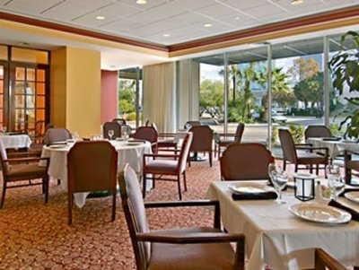 Hotel Howard Johnson Plaza