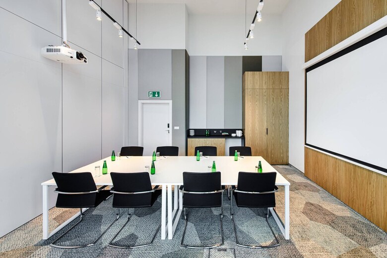 Hotel Courtyard By Marriott Warsaw Airport