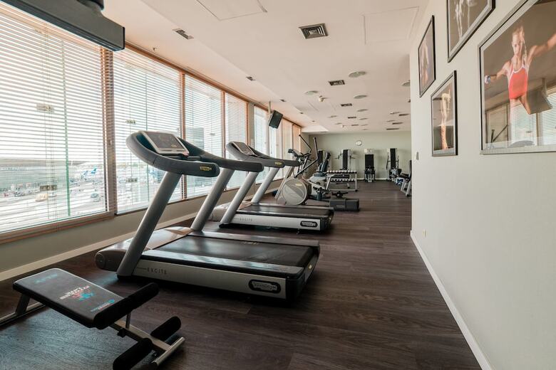 Hotel Courtyard By Marriott Warsaw Airport