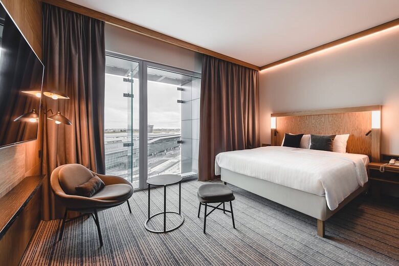 Hotel Courtyard By Marriott Warsaw Airport