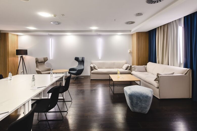 Hotel Courtyard By Marriott Warsaw Airport