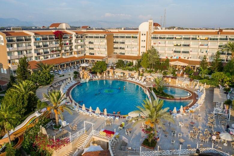 Corolla Hotel