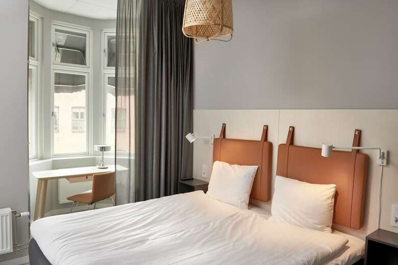 Moment Hotels