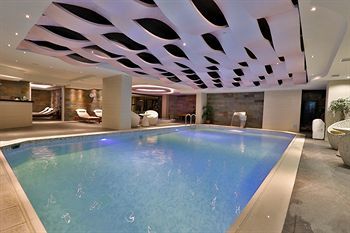 Queen Hotel & Spa