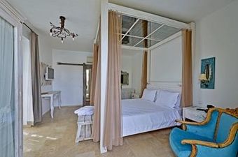 Bay C Hotel