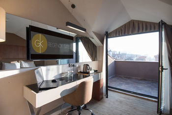 Hotel Gk Regency Suites