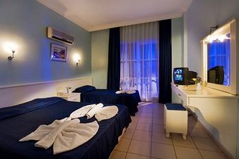 Hotel Larissa Blue Kiris