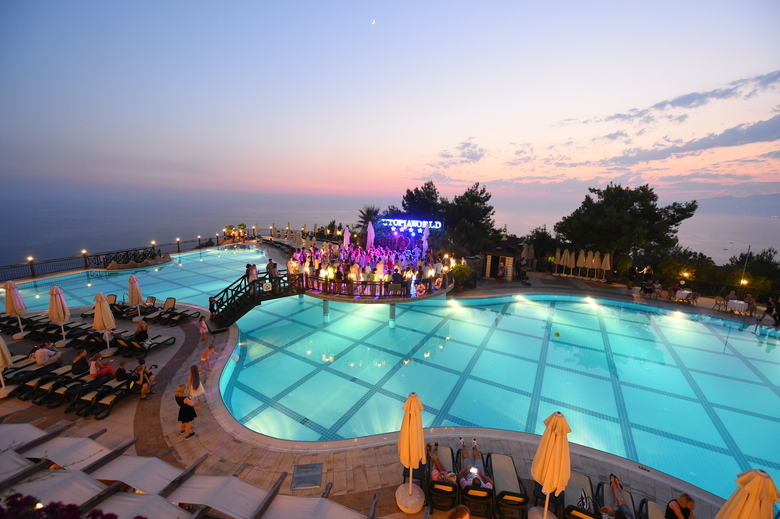 Utopia World Hotel