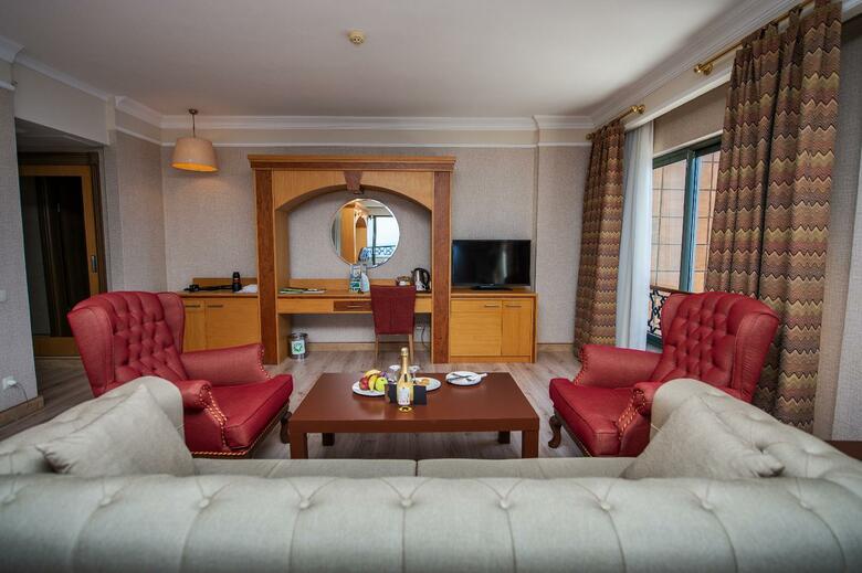 Utopia World Hotel