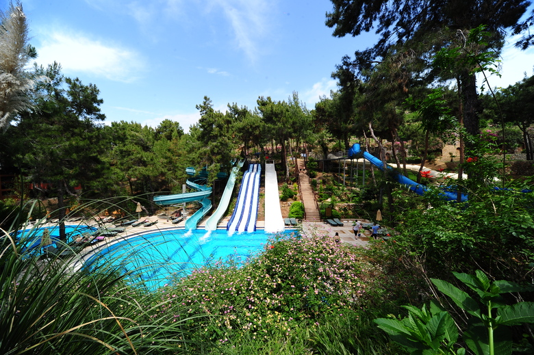 Utopia World Hotel