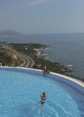 Utopia World Hotel